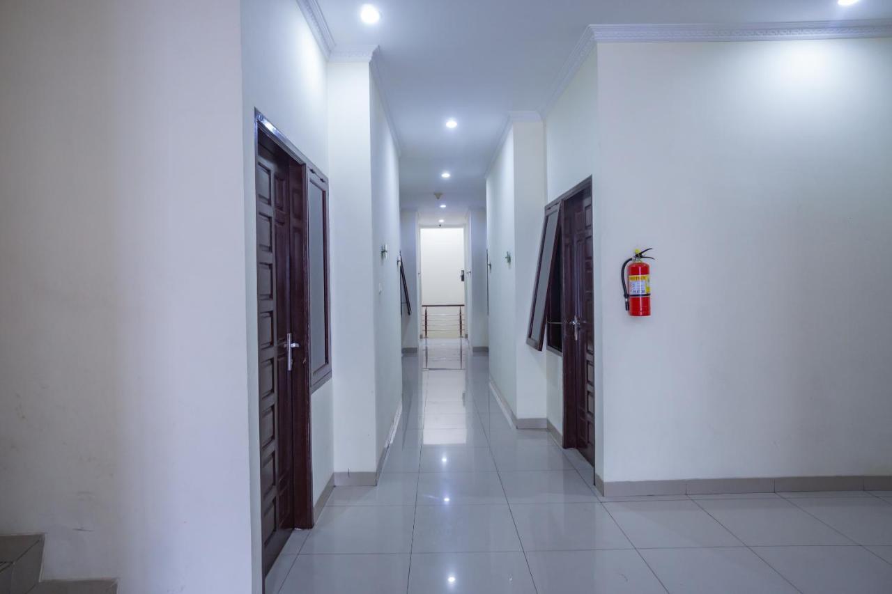Oyo 2357 Syariah Grand Raudhah Hotel Jakarta Ngoại thất bức ảnh