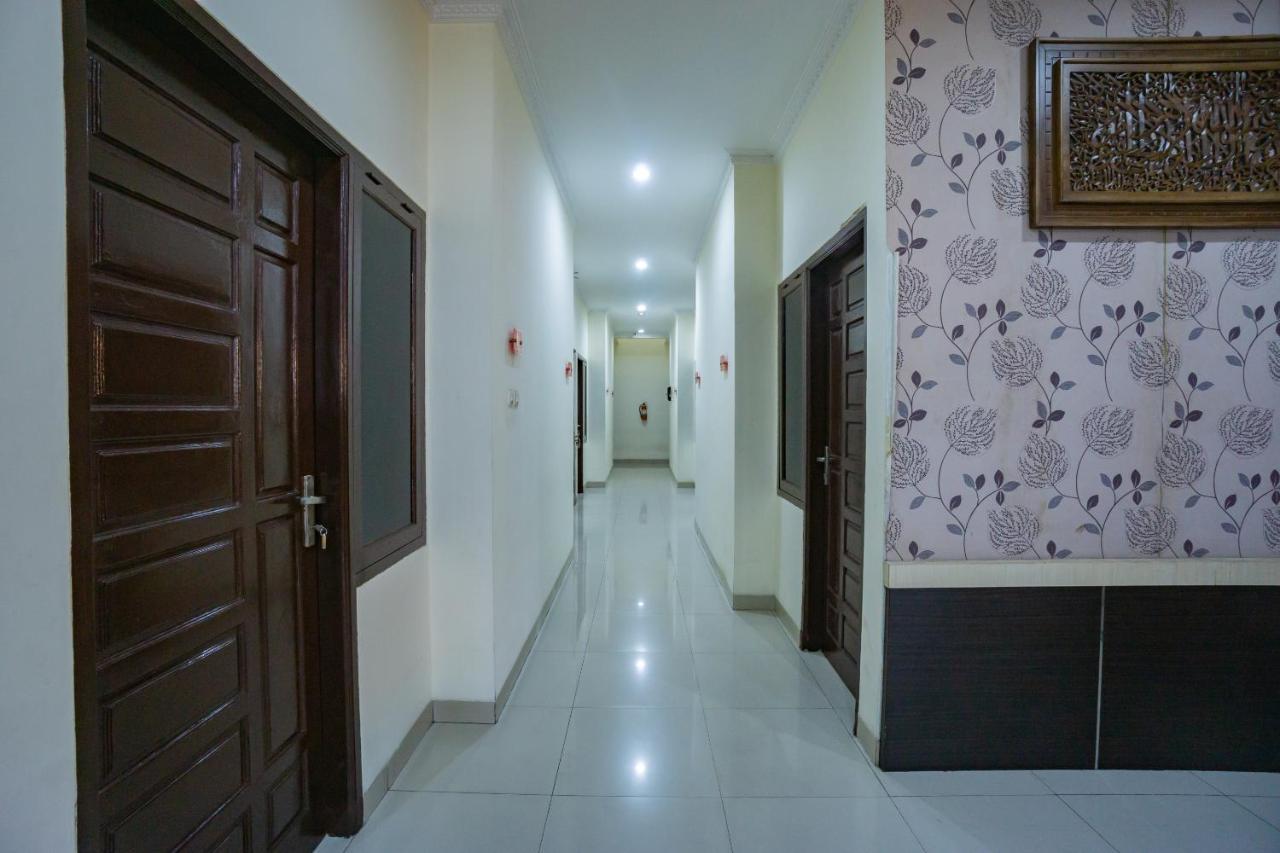 Oyo 2357 Syariah Grand Raudhah Hotel Jakarta Ngoại thất bức ảnh