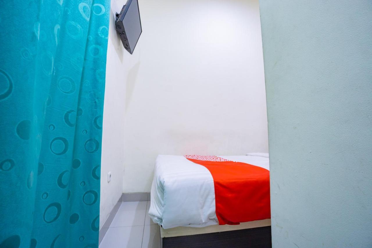 Oyo 2357 Syariah Grand Raudhah Hotel Jakarta Ngoại thất bức ảnh
