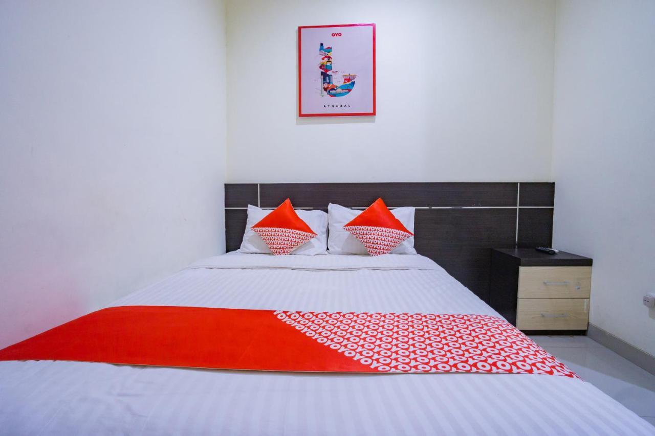 Oyo 2357 Syariah Grand Raudhah Hotel Jakarta Ngoại thất bức ảnh