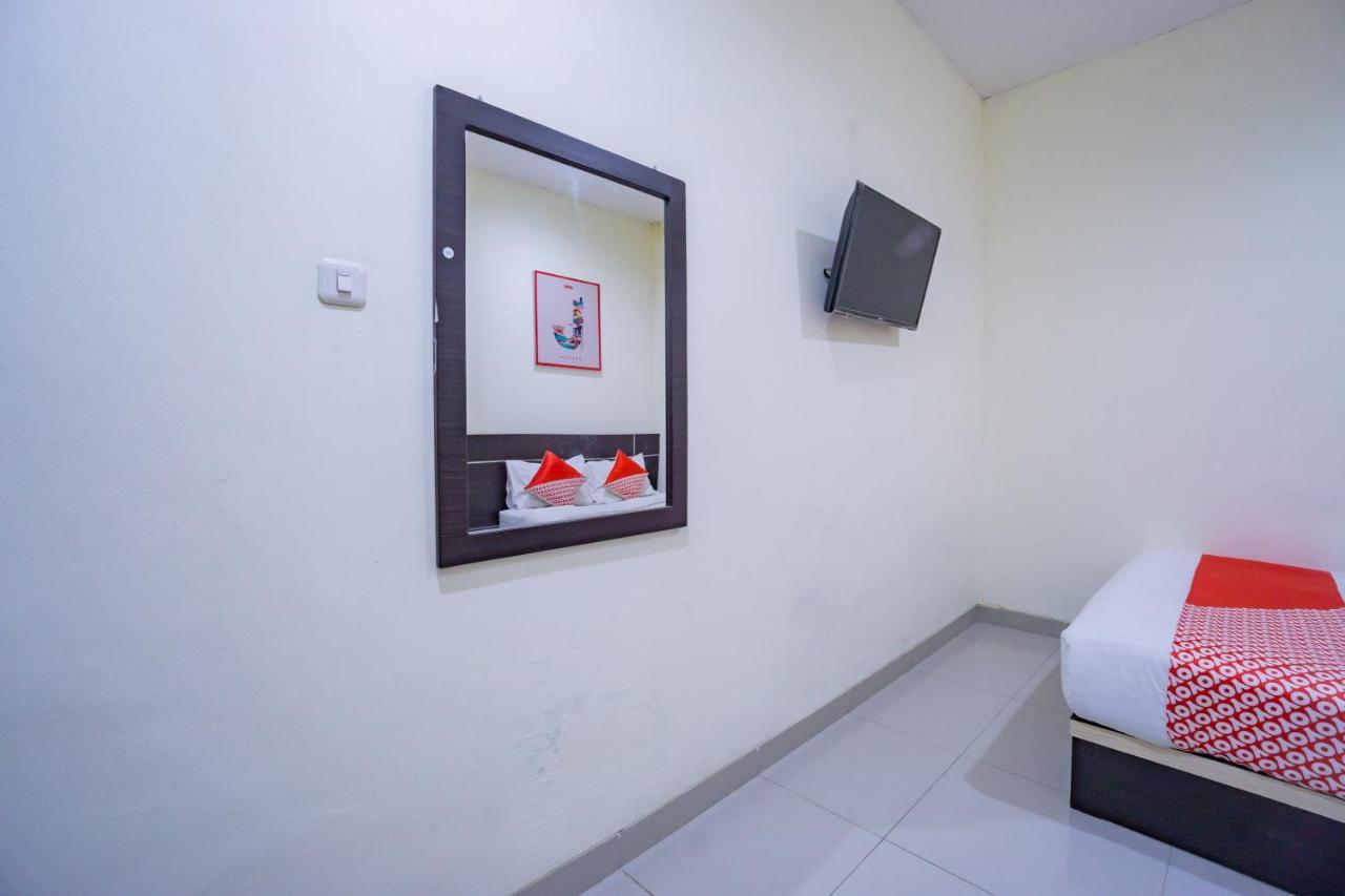 Oyo 2357 Syariah Grand Raudhah Hotel Jakarta Ngoại thất bức ảnh