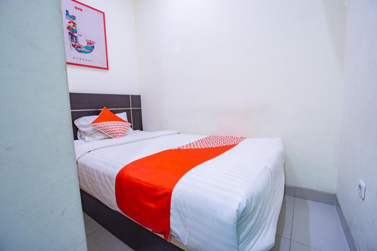 Oyo 2357 Syariah Grand Raudhah Hotel Jakarta Ngoại thất bức ảnh