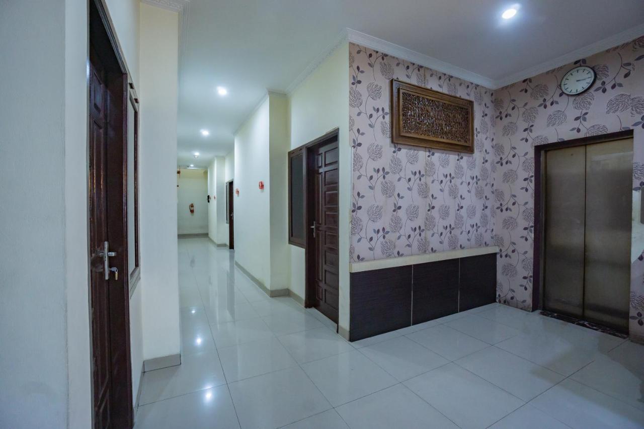 Oyo 2357 Syariah Grand Raudhah Hotel Jakarta Ngoại thất bức ảnh