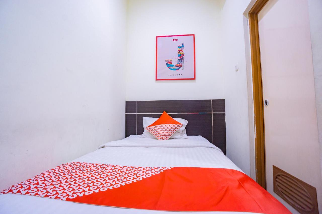 Oyo 2357 Syariah Grand Raudhah Hotel Jakarta Ngoại thất bức ảnh