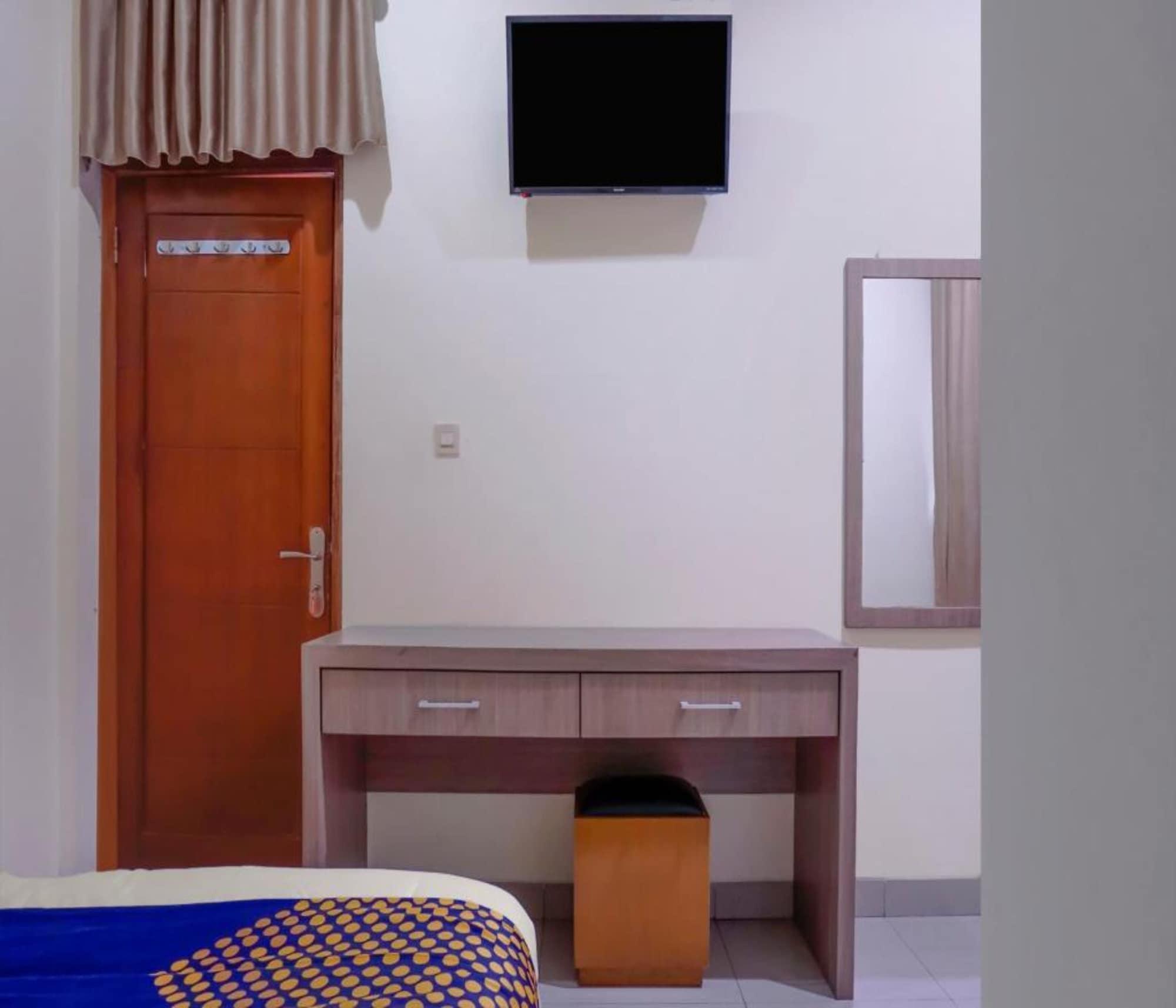 Oyo 2357 Syariah Grand Raudhah Hotel Jakarta Ngoại thất bức ảnh