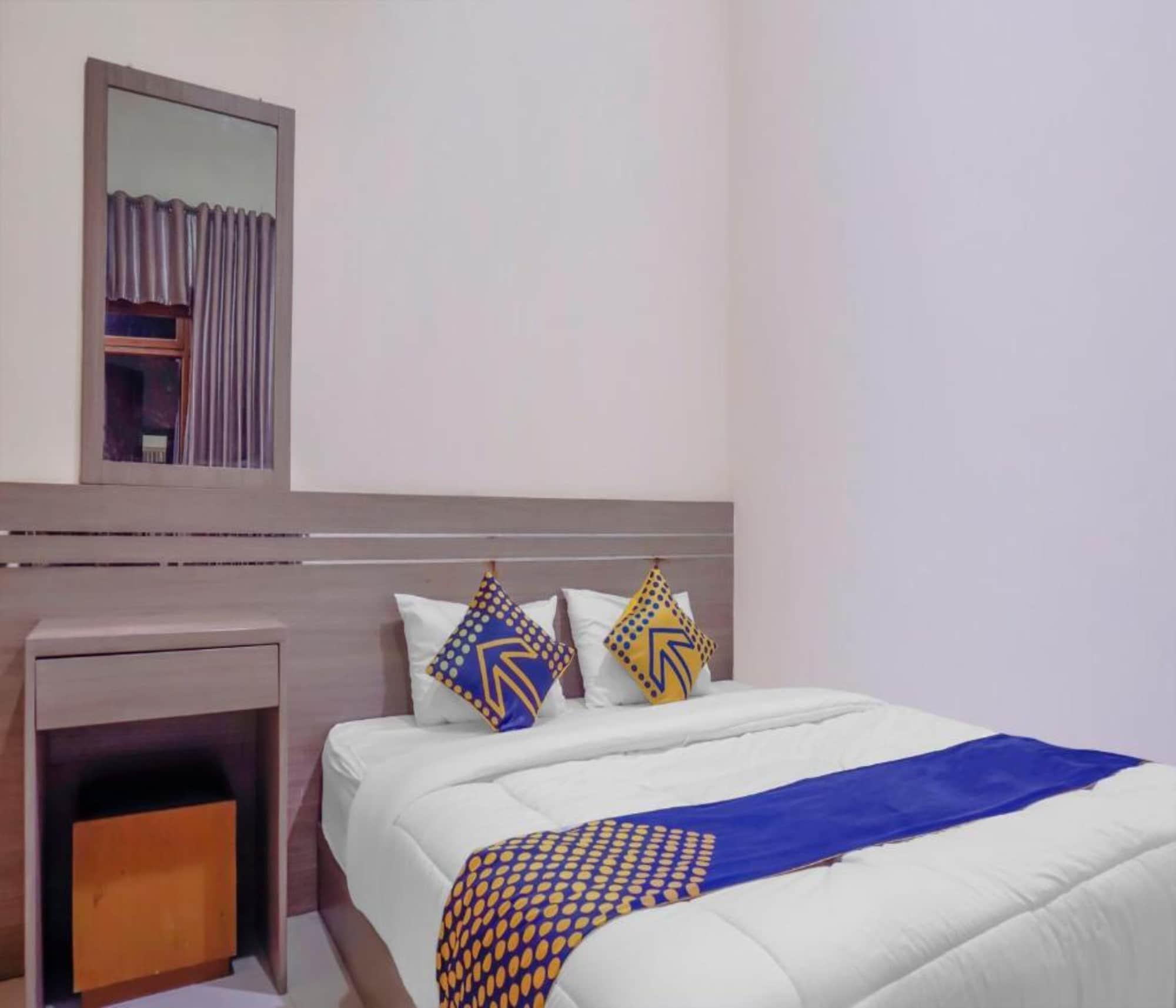 Oyo 2357 Syariah Grand Raudhah Hotel Jakarta Ngoại thất bức ảnh