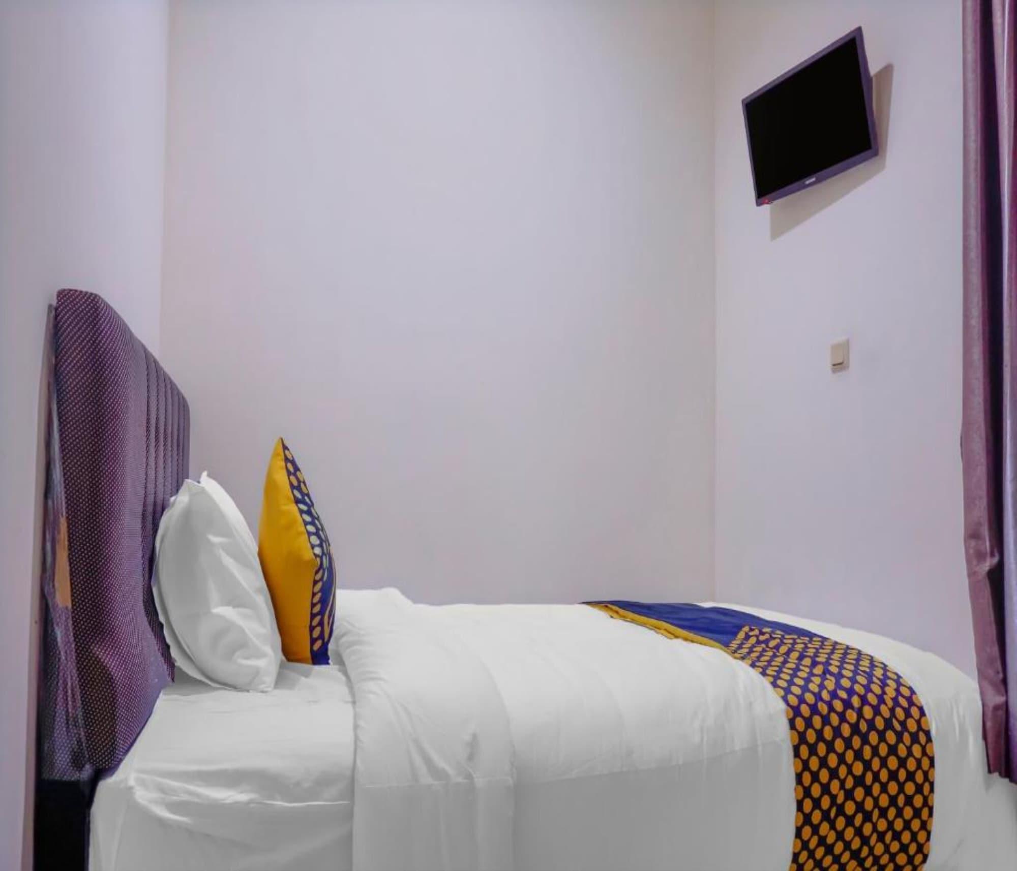 Oyo 2357 Syariah Grand Raudhah Hotel Jakarta Ngoại thất bức ảnh
