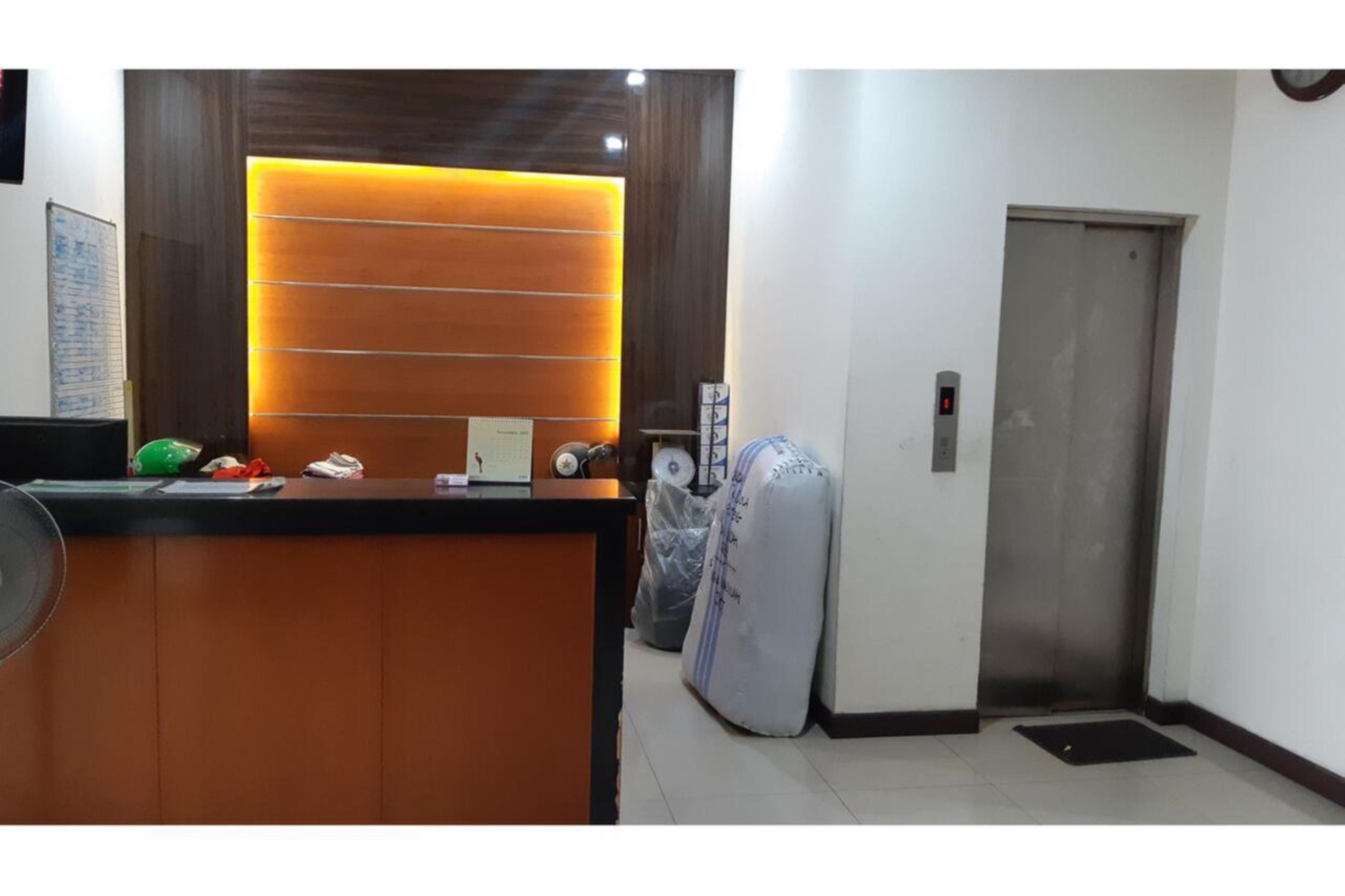 Oyo 2357 Syariah Grand Raudhah Hotel Jakarta Ngoại thất bức ảnh