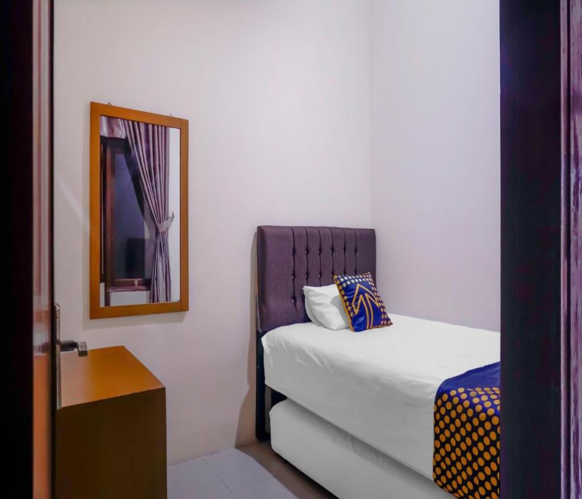 Oyo 2357 Syariah Grand Raudhah Hotel Jakarta Ngoại thất bức ảnh
