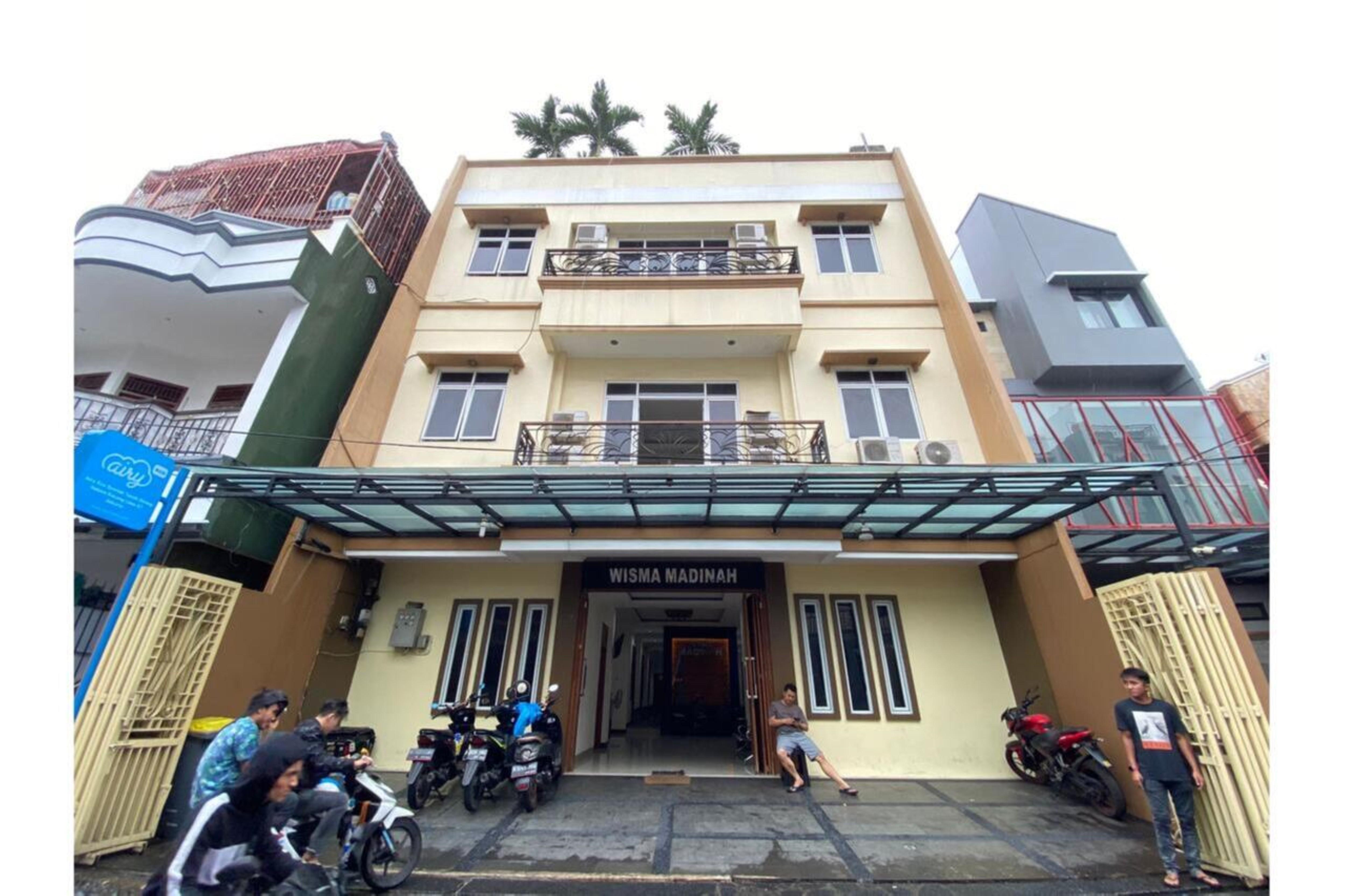 Oyo 2357 Syariah Grand Raudhah Hotel Jakarta Ngoại thất bức ảnh