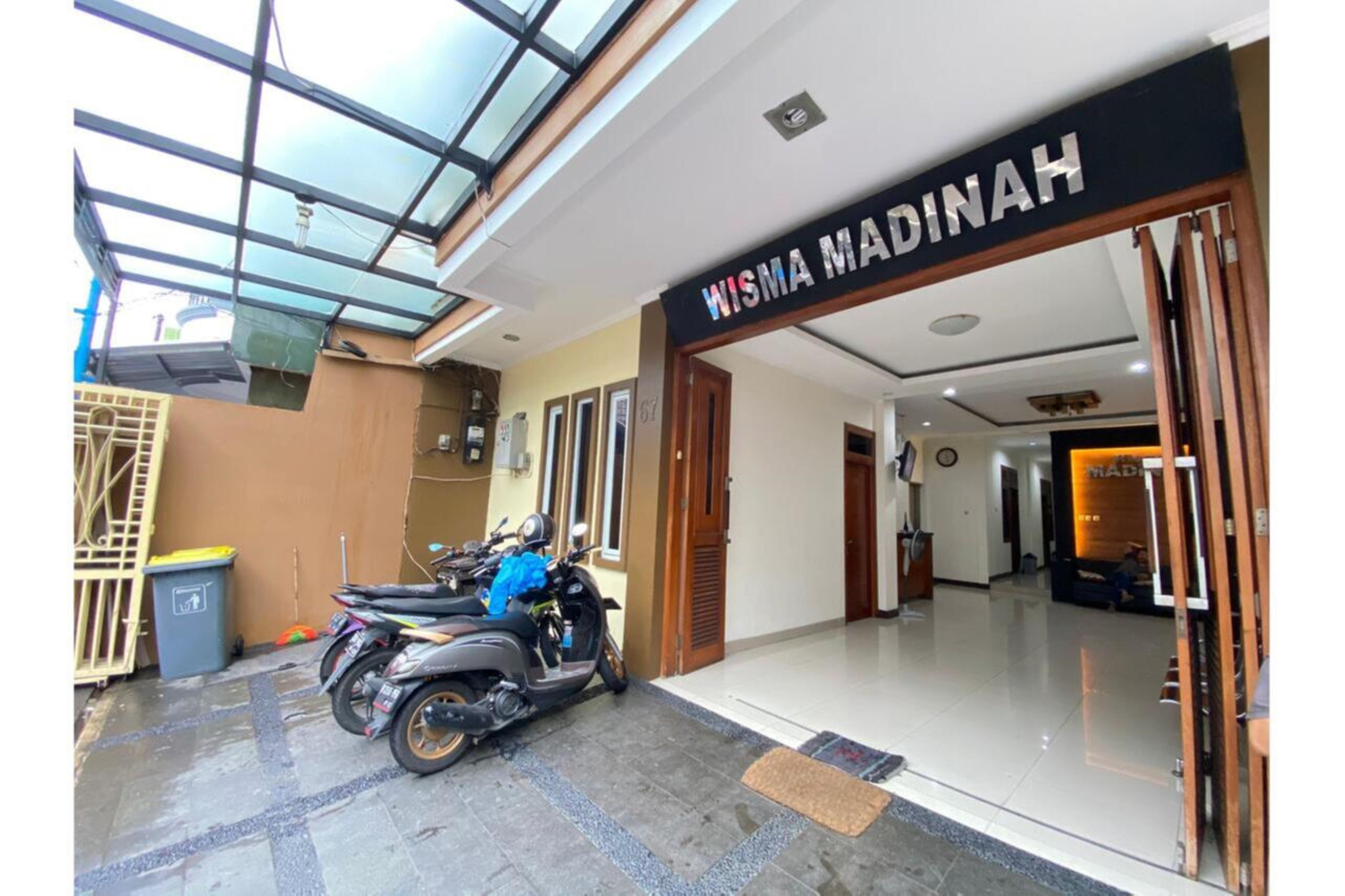 Oyo 2357 Syariah Grand Raudhah Hotel Jakarta Ngoại thất bức ảnh