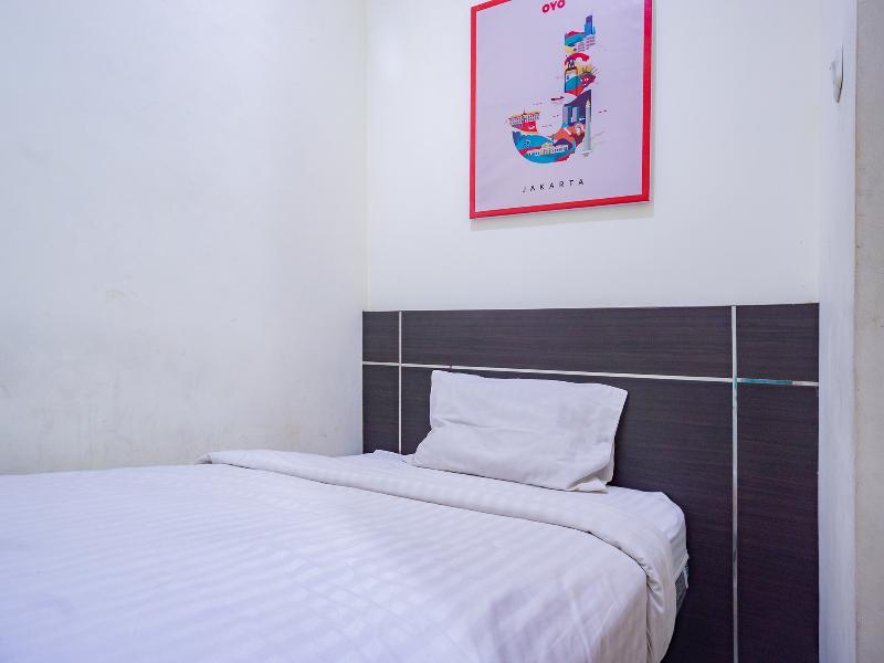 Oyo 2357 Syariah Grand Raudhah Hotel Jakarta Ngoại thất bức ảnh